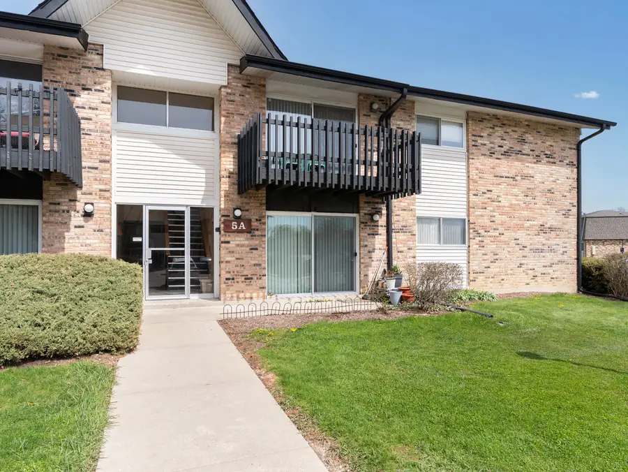 5A Kingery Quarter #102, Willowbrook, IL 60527 - #3