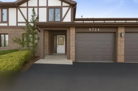 9724 W Creek Road #E2, Palos Park, IL 60464
