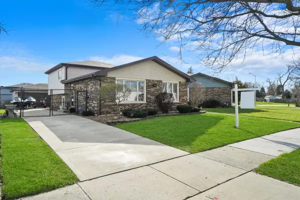 12820 S Blossom Drive, Alsip, IL 60803