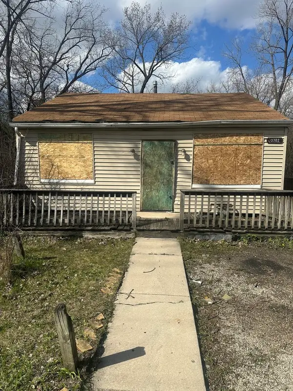 3702 Lincoln Lane E, Robbins, IL 60472