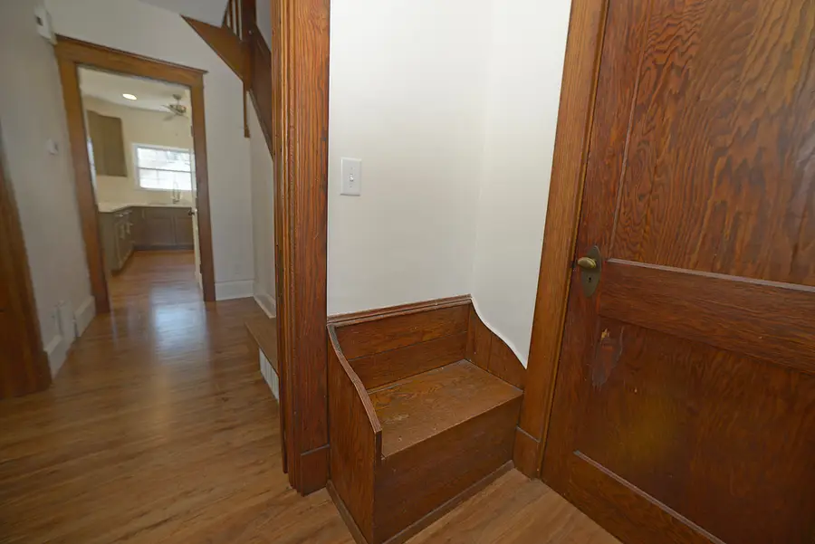 905 E Center Street, Ottawa, IL 61350 - #3