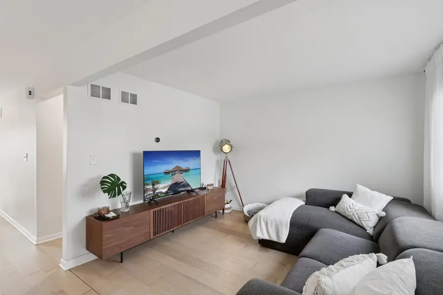 29W388 White Oak Drive, Warrenville, IL 60555 - #3