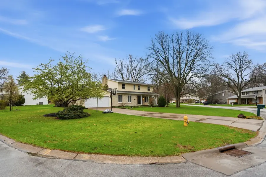 4 Estate Court, Bettendorf, IA 52722 - #2