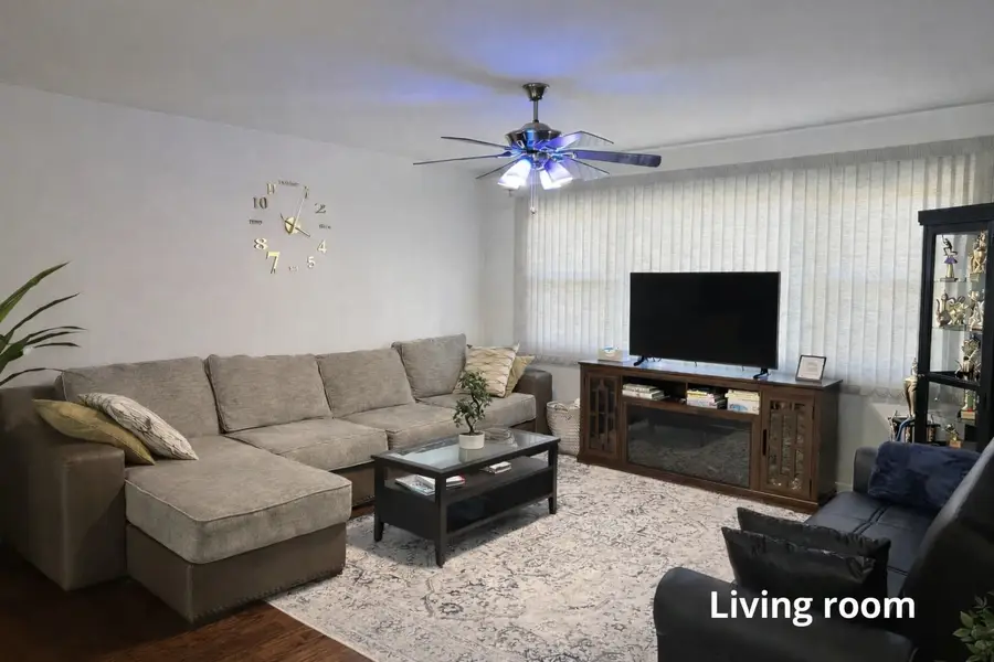 8300 Christiana Avenue #2E, Skokie, IL 60076 - #2