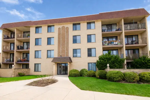 5447 W Lawrence Avenue #203, Chicago, IL 60630