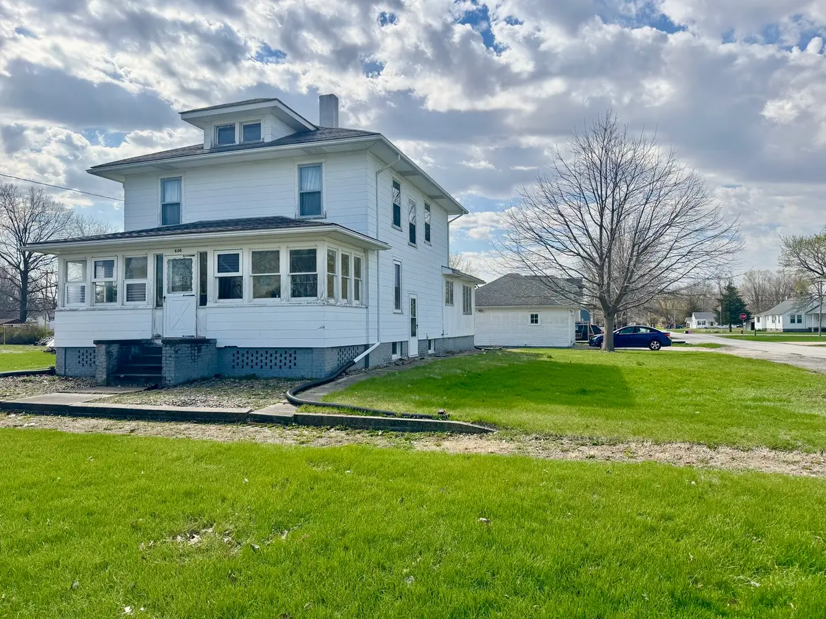608 W Main Street, Aledo, IL 61231 - #1