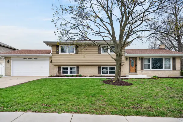 720 Preston Lane, Schaumburg, IL 60193