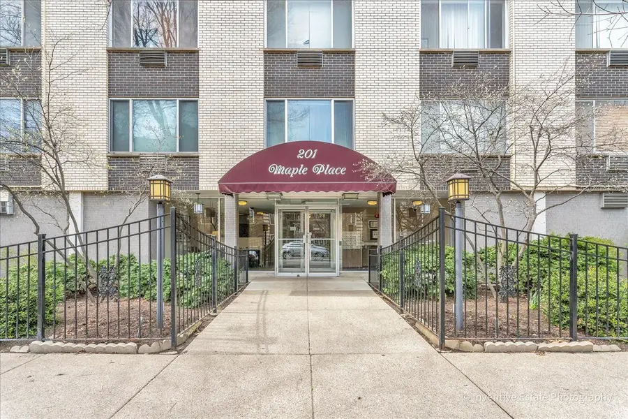 201 S Maple Avenue #111, Oak Park, IL 60302 - #2
