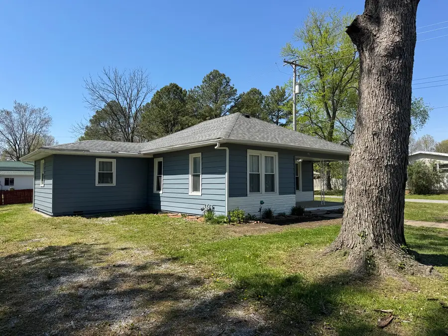 311 N Goldheimer Avenue, Benton, IL 62812 - #2