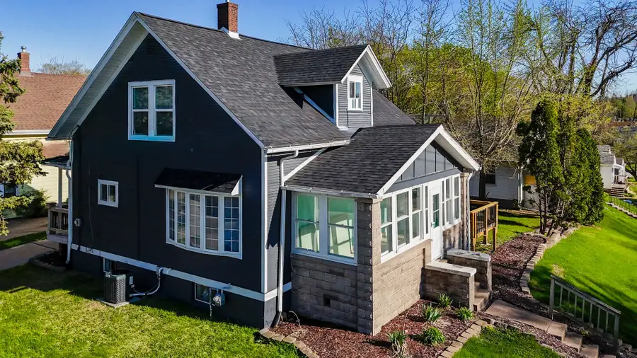 1527 N Division Street, Davenport, IA 52804 - #2