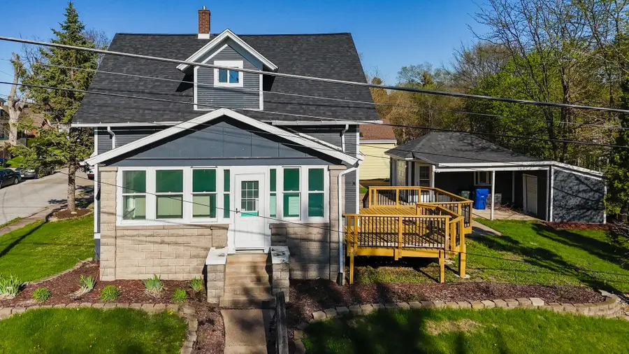 1527 N Division Street, Davenport, IA 52804 - #3