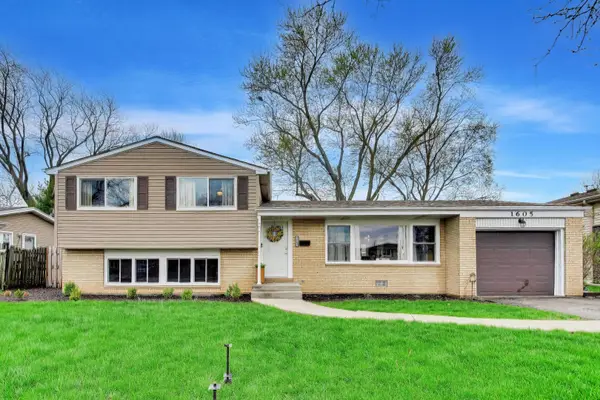 1605 W Lexington Drive, Arlington Heights, IL 60004