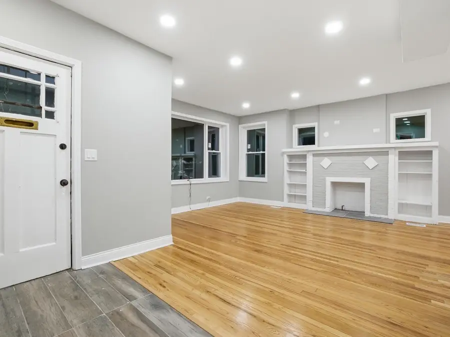 8011 S Dante Avenue, Chicago, IL 60619 - #2