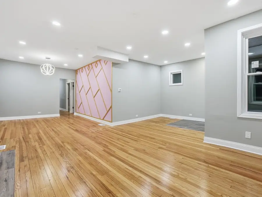 8011 S Dante Avenue, Chicago, IL 60619 - #3