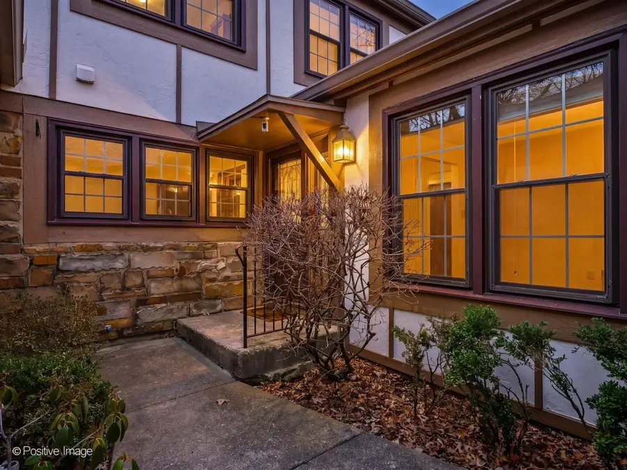 1150 Oakview Drive, Wheaton, IL 60187 - #3