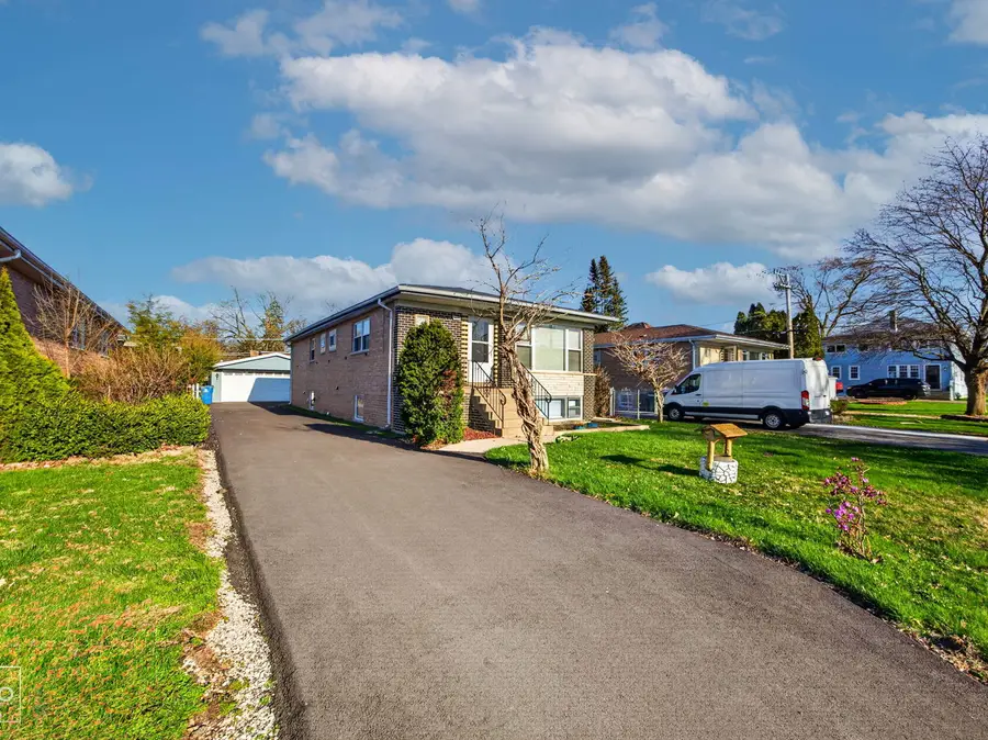 10643 S 83rd Avenue, Palos Hills, IL 60465 - #2