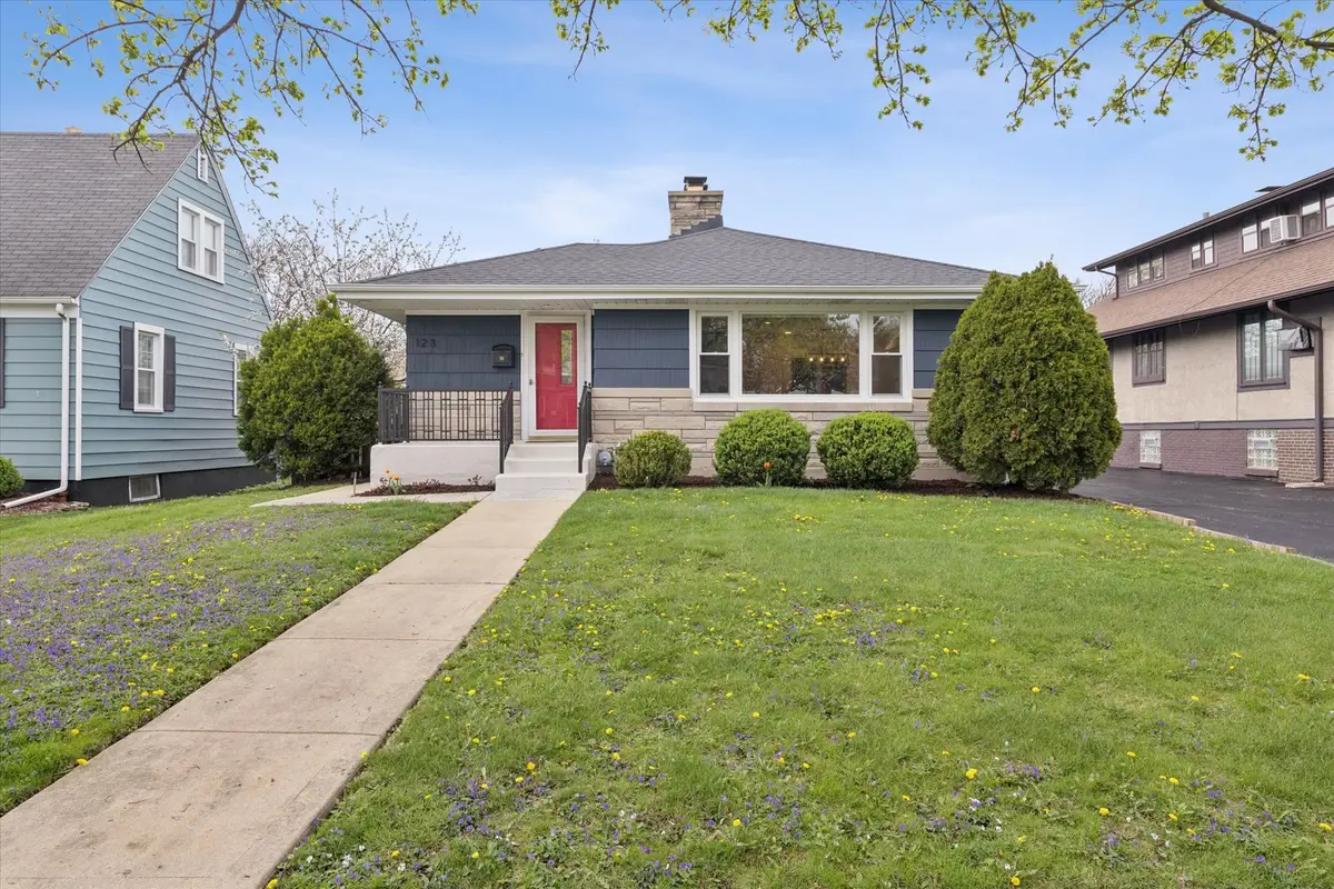 123 E Columbia Avenue, Elmhurst, IL 60126 - #1