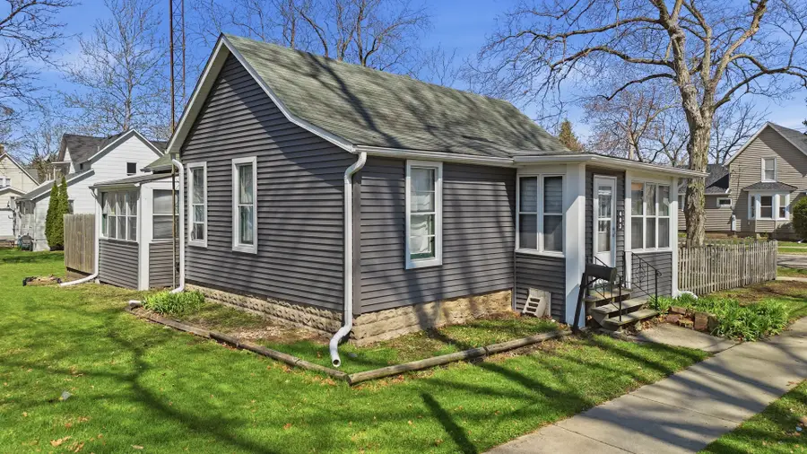 403 S 8th Street, Dekalb, IL 60115 - #2