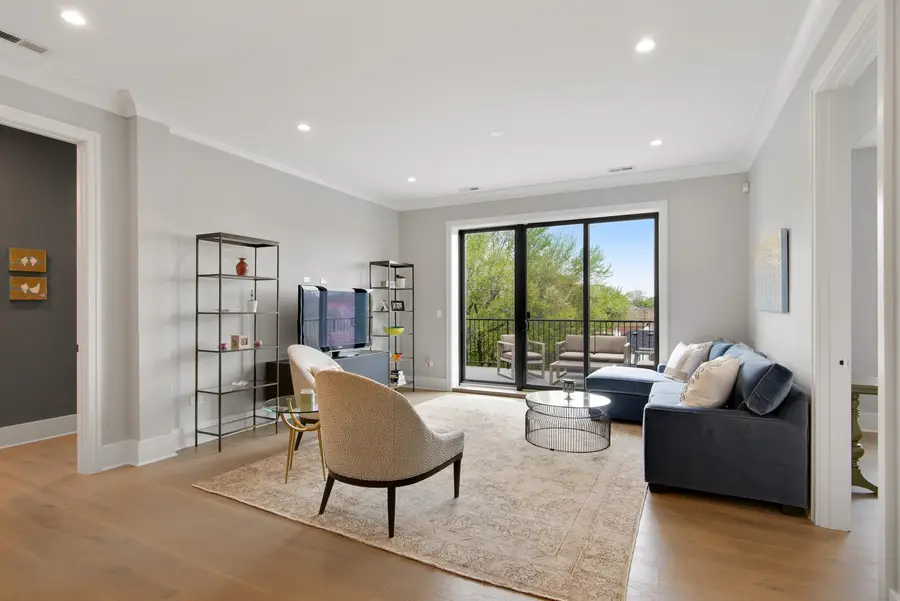 Address Withheld By Seller, Chicago, IL 60613 - #3