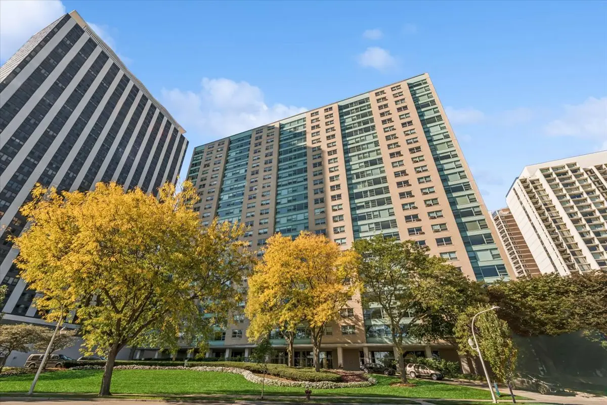 3180 N Lake Shore Drive #2H, Chicago, IL 60657 - #1