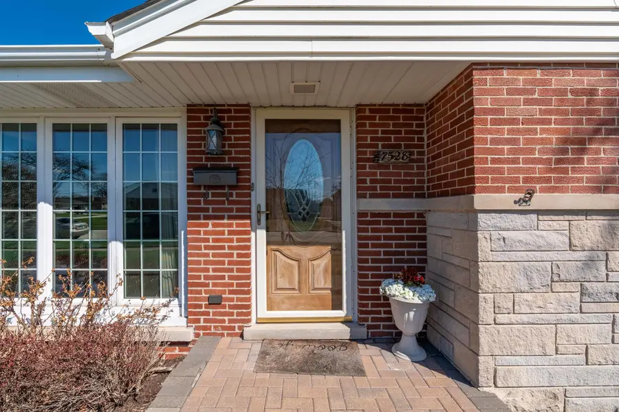7528 Churchill Street, Morton Grove, IL 60053 - #3