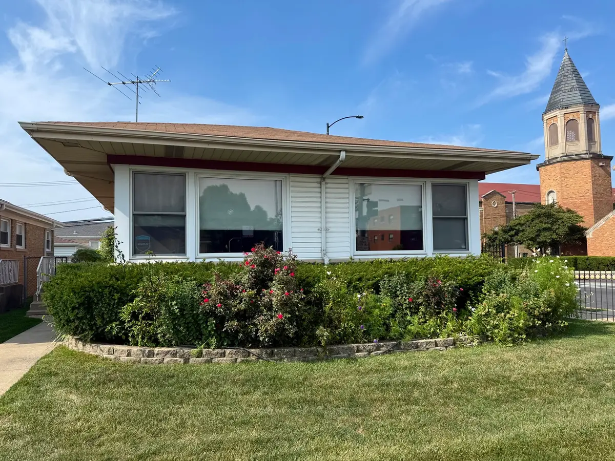 2800 W Bryn Mawr Avenue, Chicago, IL 60659 - #1