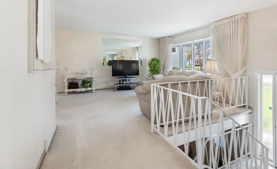 515 N Walnut Street, Itasca, IL 60143 - #2