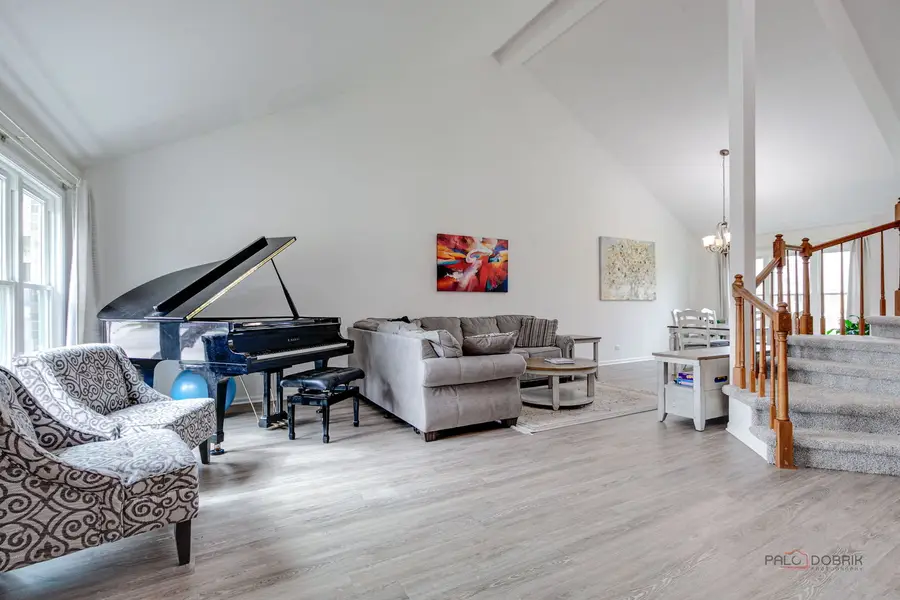 212 Willow Parkway, Buffalo Grove, IL 60089 - #3