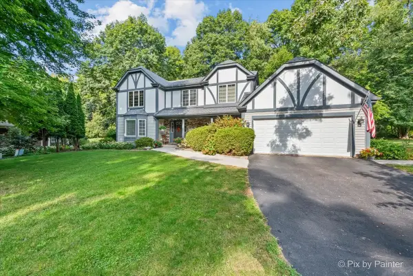 5N490 Hidden Springs Drive, St. Charles, IL 60175