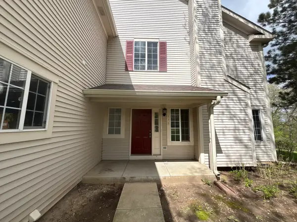570 Foxridge Drive #B, Fox Lake, IL 60020