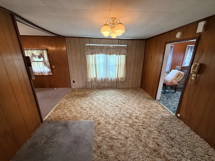 1317 S Nevada Avenue, Davenport, IA 52802 - #2