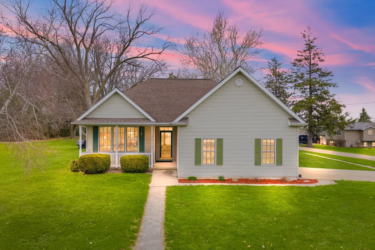 201 W Hardanger Gate, Lee, IL 60530 - #1