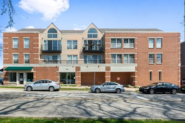 1800 Dewes Street #204, Glenview, IL 60025