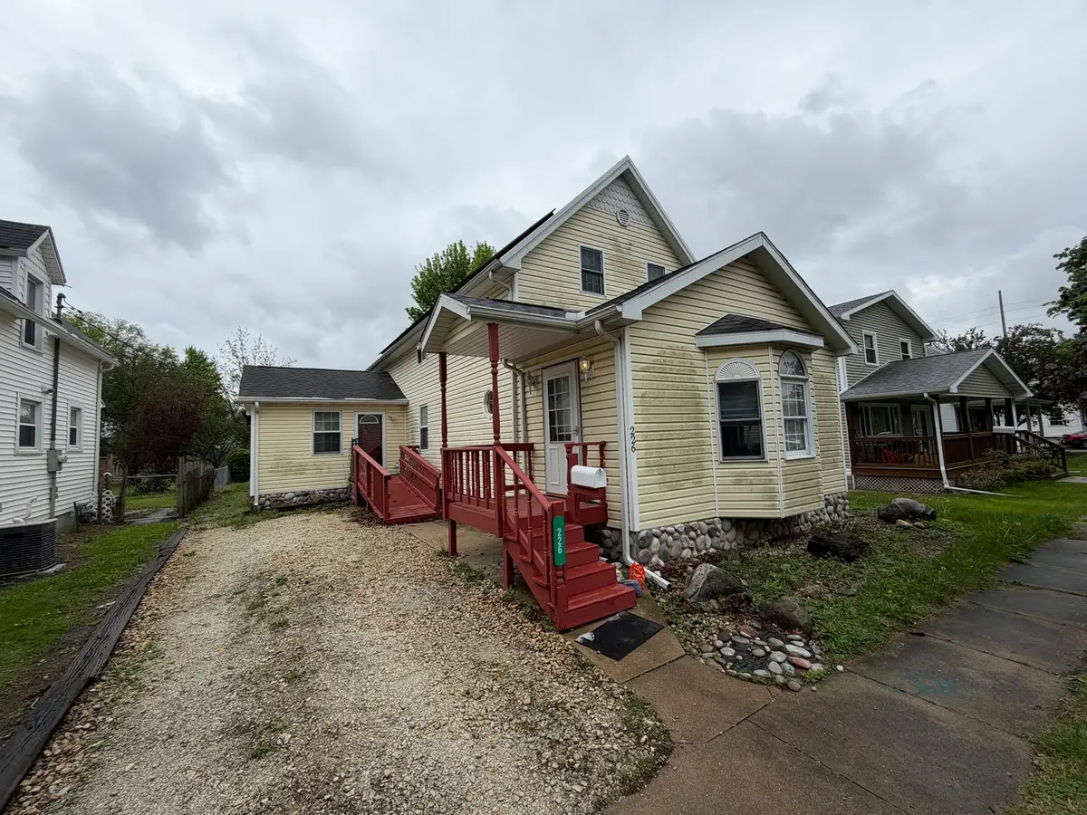 226 E Orleans Street, Paxton, IL 60957 - #1