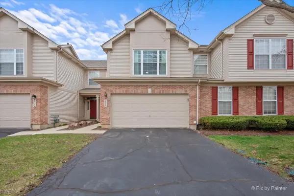 715 Riding Lane #715, St. Charles, IL 60174