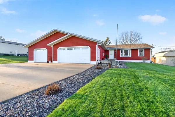 122 Park Avenue, Charlotte, IA 52731