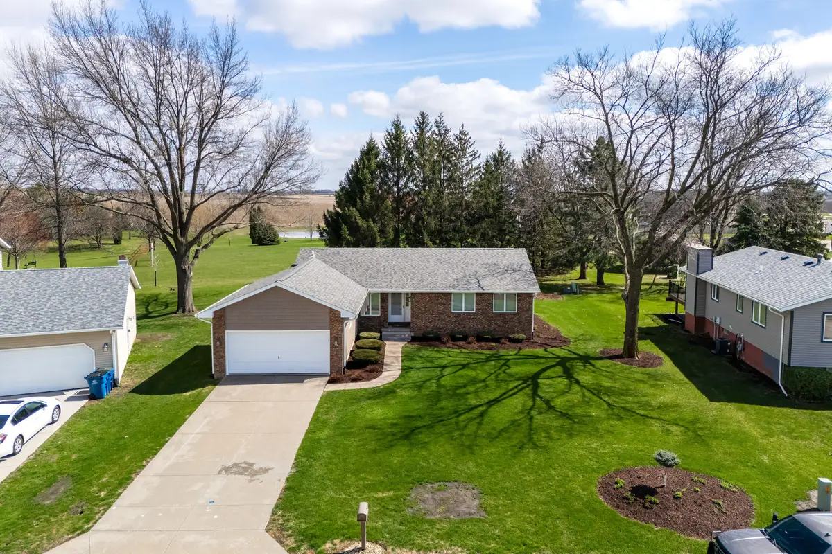 309 E Brownlie Lane, Long Grove, IA 52756 - #1