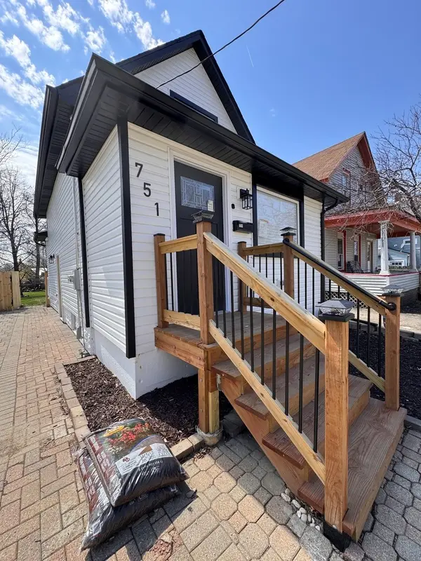 751 Kane Street, Aurora, IL 60505