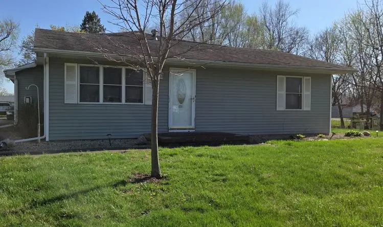 201 E Cleveland Street, Heyworth, IL 61745 - #1