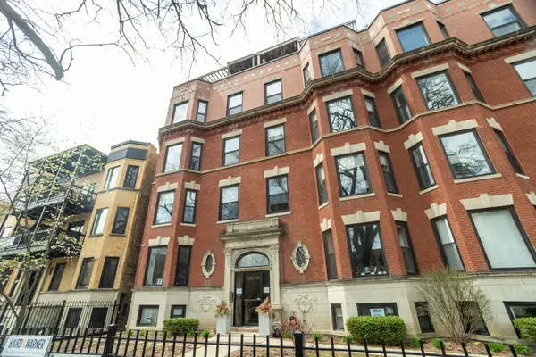 5206 N Winthrop Avenue #1, Chicago, IL 60640