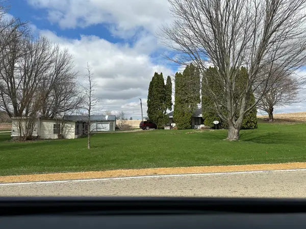 2999 Hartman Road, Chadwick, IL 61014