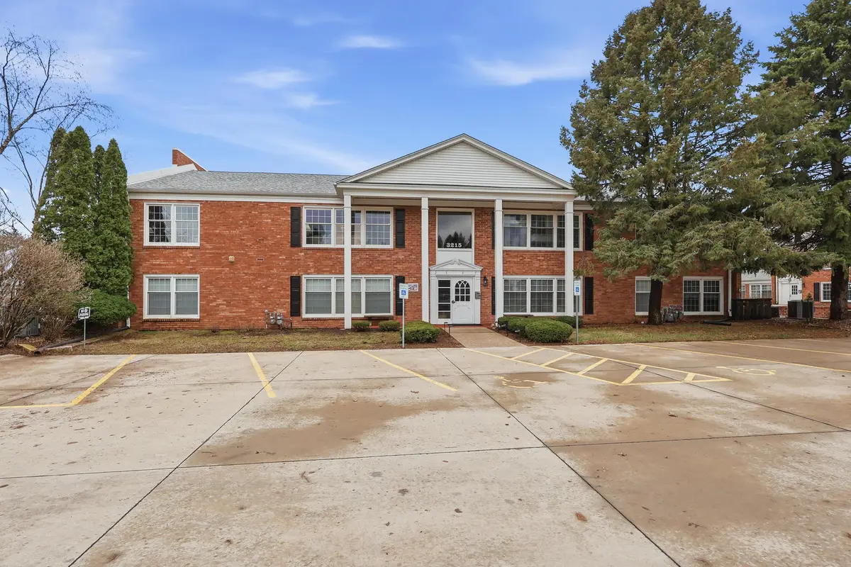 3215 E Locust Street #A1-3, Davenport, IA 52803 - #1