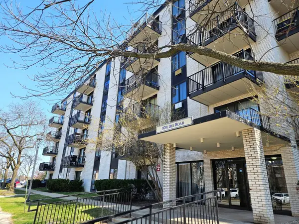 9701 N Dee Road #6M, Niles, IL 60714