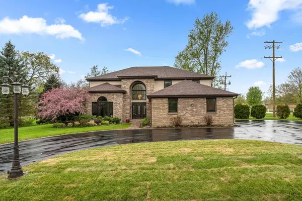 2 Rutgers Court, Hawthorn Woods, IL 60047