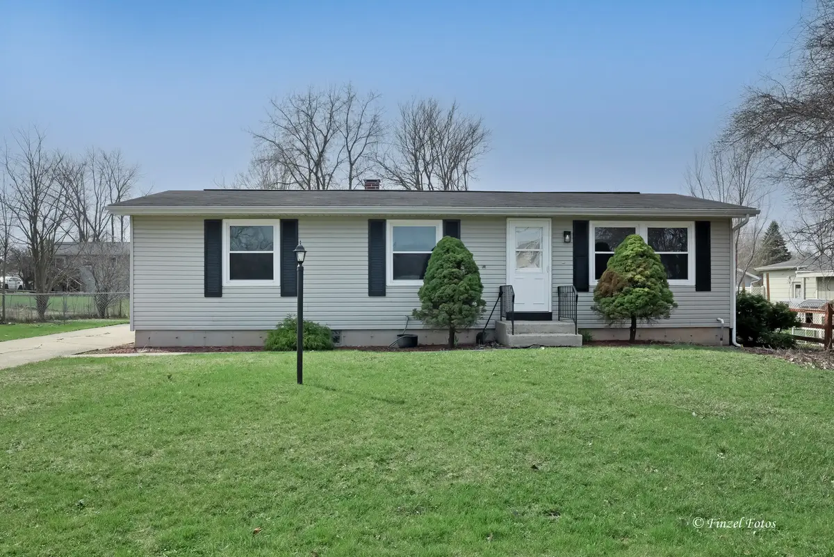 2411 W Lincoln Road, McHenry, IL 60051 - #1