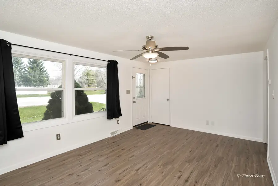 2411 W Lincoln Road, McHenry, IL 60051 - #3