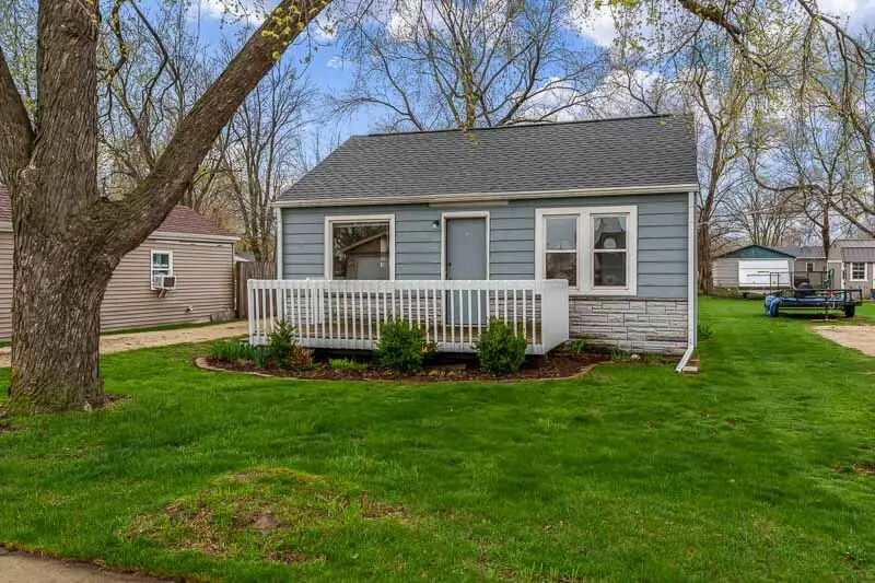 415 Pershing Avenue, Machesney Park, IL 61115 - #1