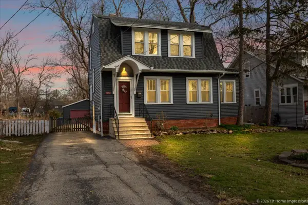 334 W School Street W, Villa Park, IL 60181