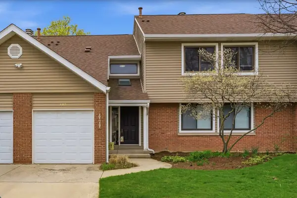 101 Windwood Court #101, Buffalo Grove, IL 60089