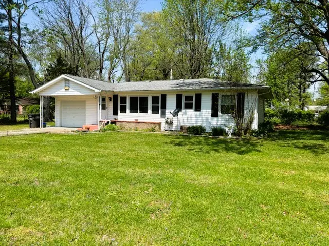 1518 E Grand Avenue, Carbondale, IL 62901 - #2